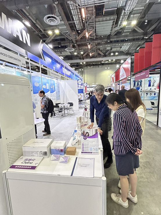 循體欣/全家寶/思邁 新加坡華麗登場