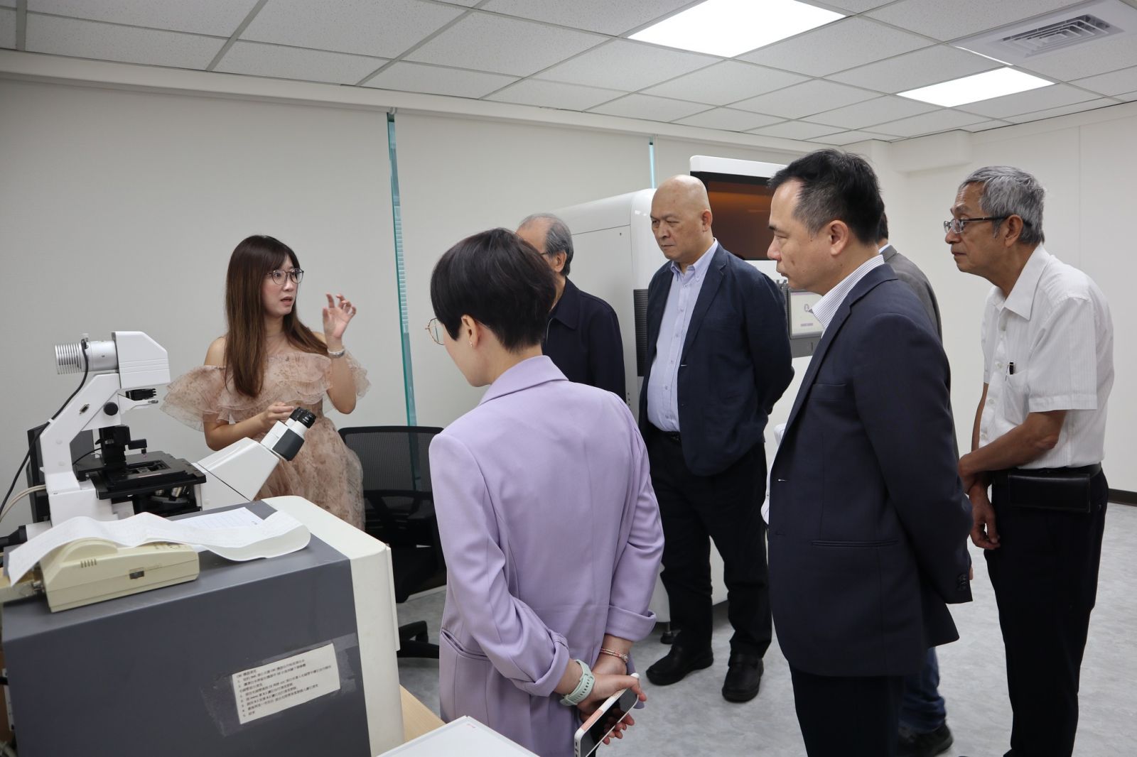 祝榮文生醫新居落成,生意興隆